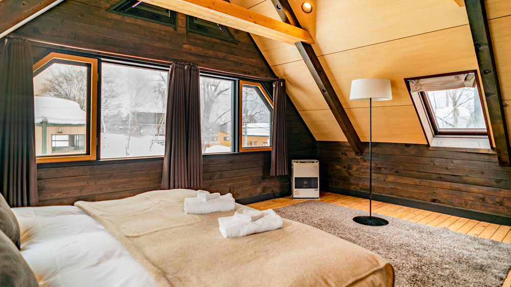 Momiji Lodge - Master Bedroom 1 and Skylight Windows